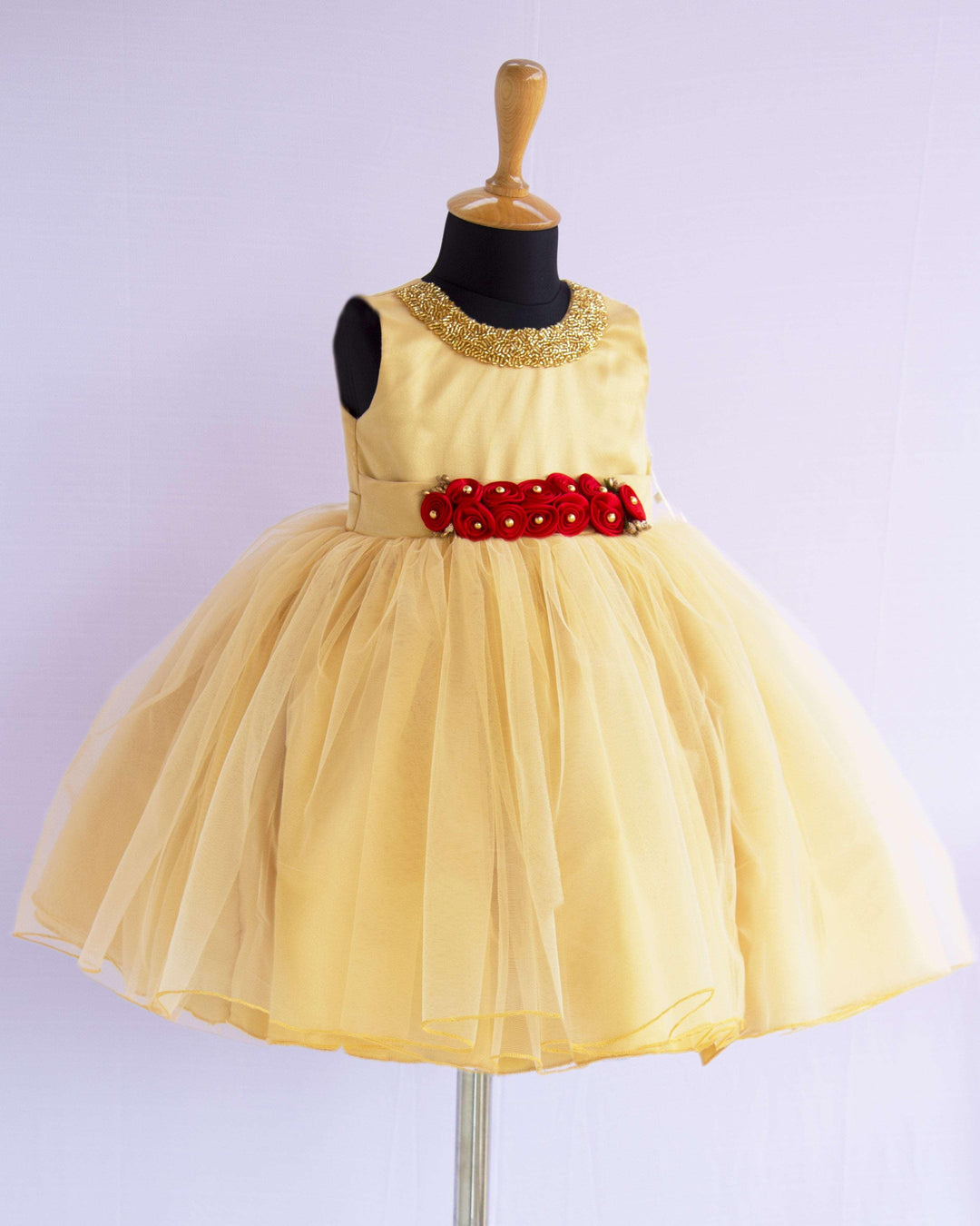 Golden Shade Handwork Baby-Girls Partywear Flower Frock
Material : Golden shade handwork party wear birthday flower frock is made with soft nylon net fabric. The yoke portion of the frock is designed in a simple look wit