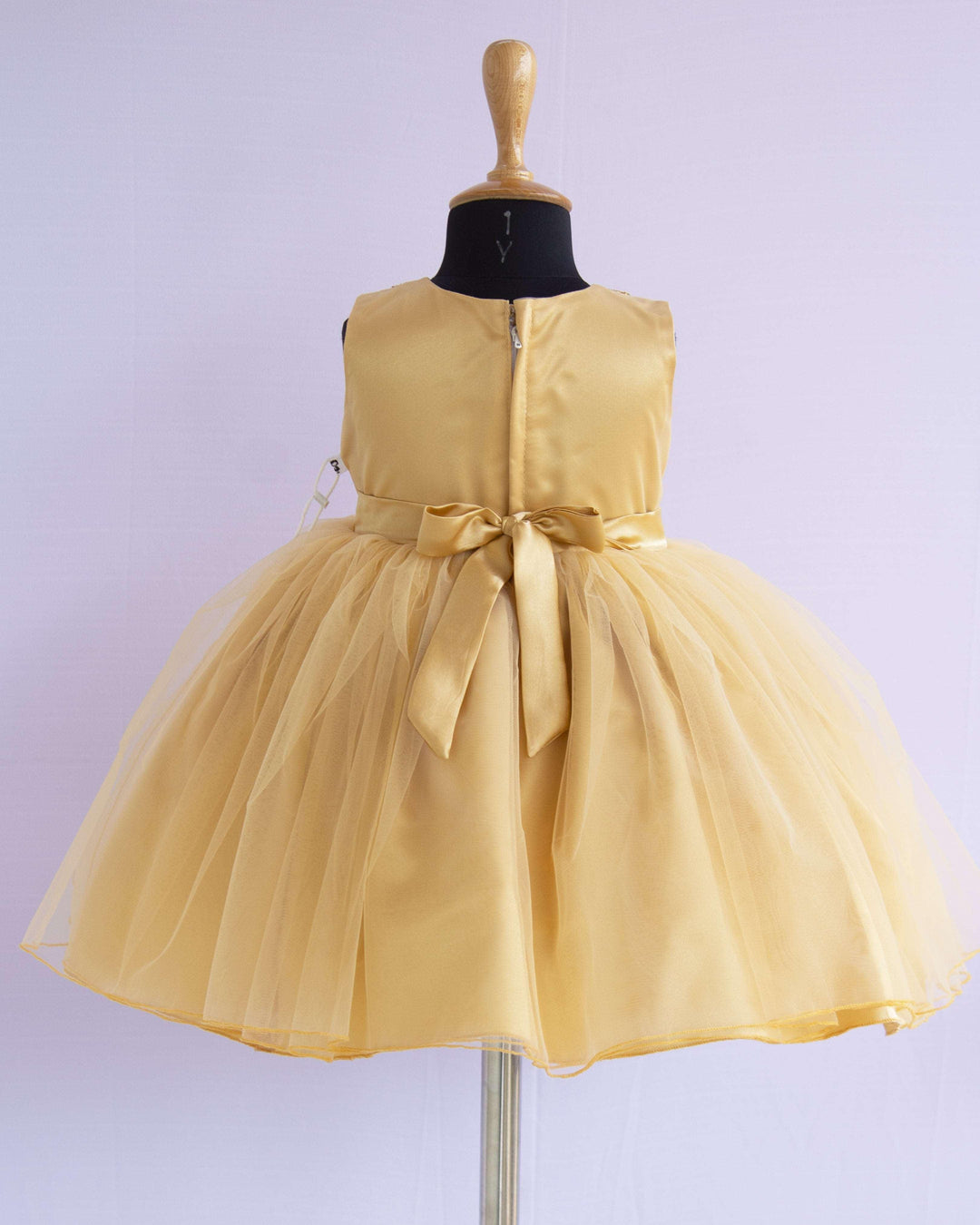 Golden Shade Handwork Baby-Girls Partywear Flower Frock
Material : Golden shade handwork party wear birthday flower frock is made with soft nylon net fabric. The yoke portion of the frock is designed in a simple look wit