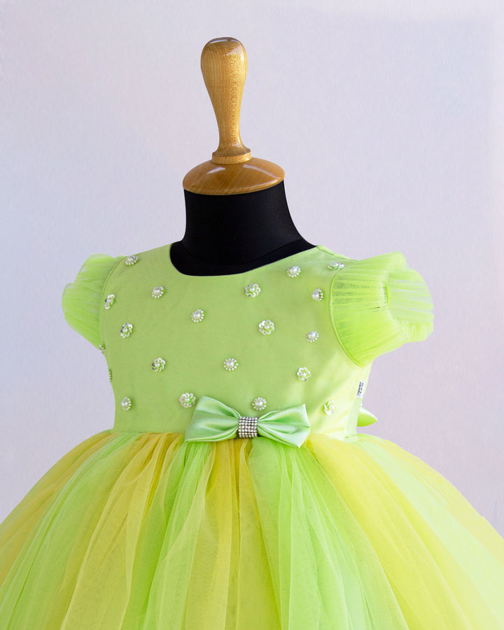 Light green and baby yellow birthday frock for baby girls
Partywear dress for girls 6M–8Y
Stylish dual-color frock for toddlers
Elegant baby girls birthday outfit
Festive wear frock for kids
Stanwells Kids yellow green party dress
Designer birthday frock for baby girls