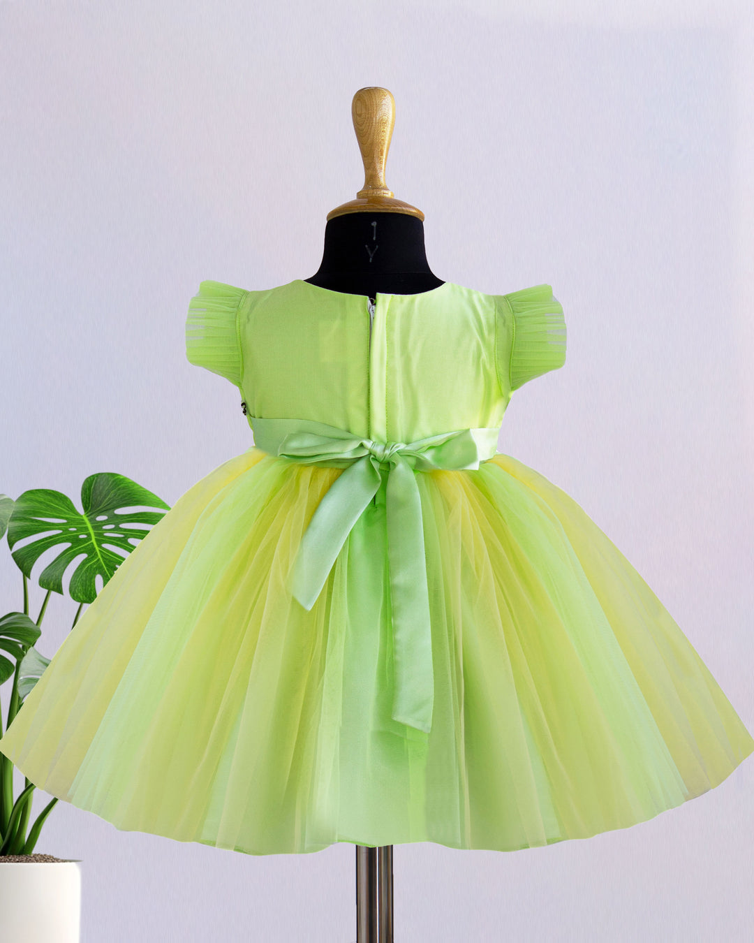 Light green and baby yellow birthday frock for baby girls
Partywear dress for girls 6M–8Y
Stylish dual-color frock for toddlers
Elegant baby girls birthday outfit
Festive wear frock for kids
Stanwells Kids yellow green party dress
Designer birthday frock for baby girls