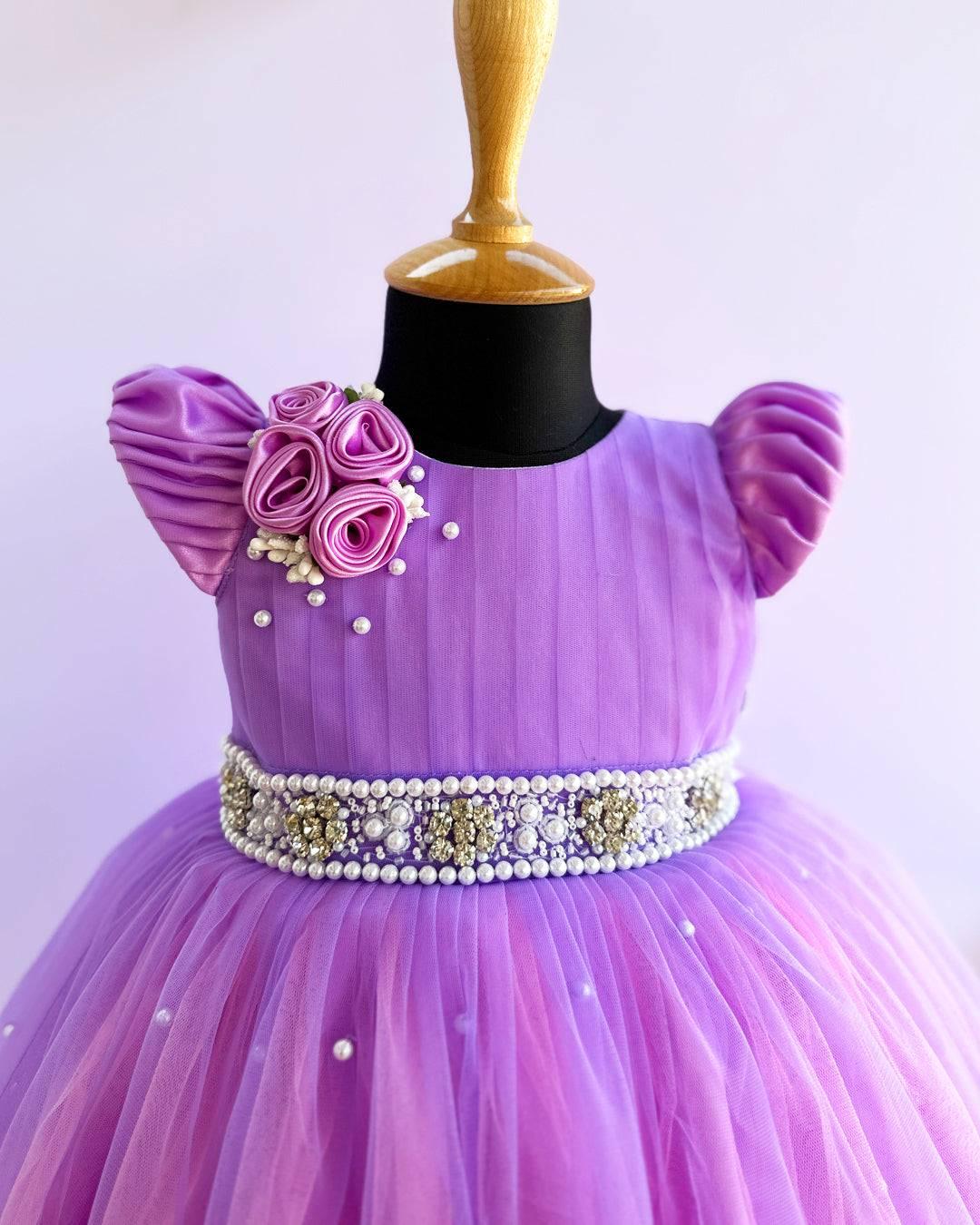 Lilac & lavender Combo Handwork Layer frock
Material : Lilac colour premium ultra satin fabric with matching Lavender and Baby pink combination mono net is used for making this frock. Yoke portion is designed