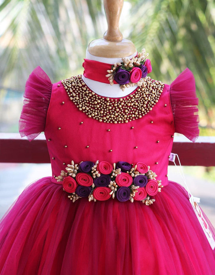 Grapevine & Ranypink Shade Handwork Flower Frock
Material:  Grapevine & Ranypink shade mono nylon net fabric with premium glossy satin as lining. Inner portion is covered with premium ultra satin and white cot
