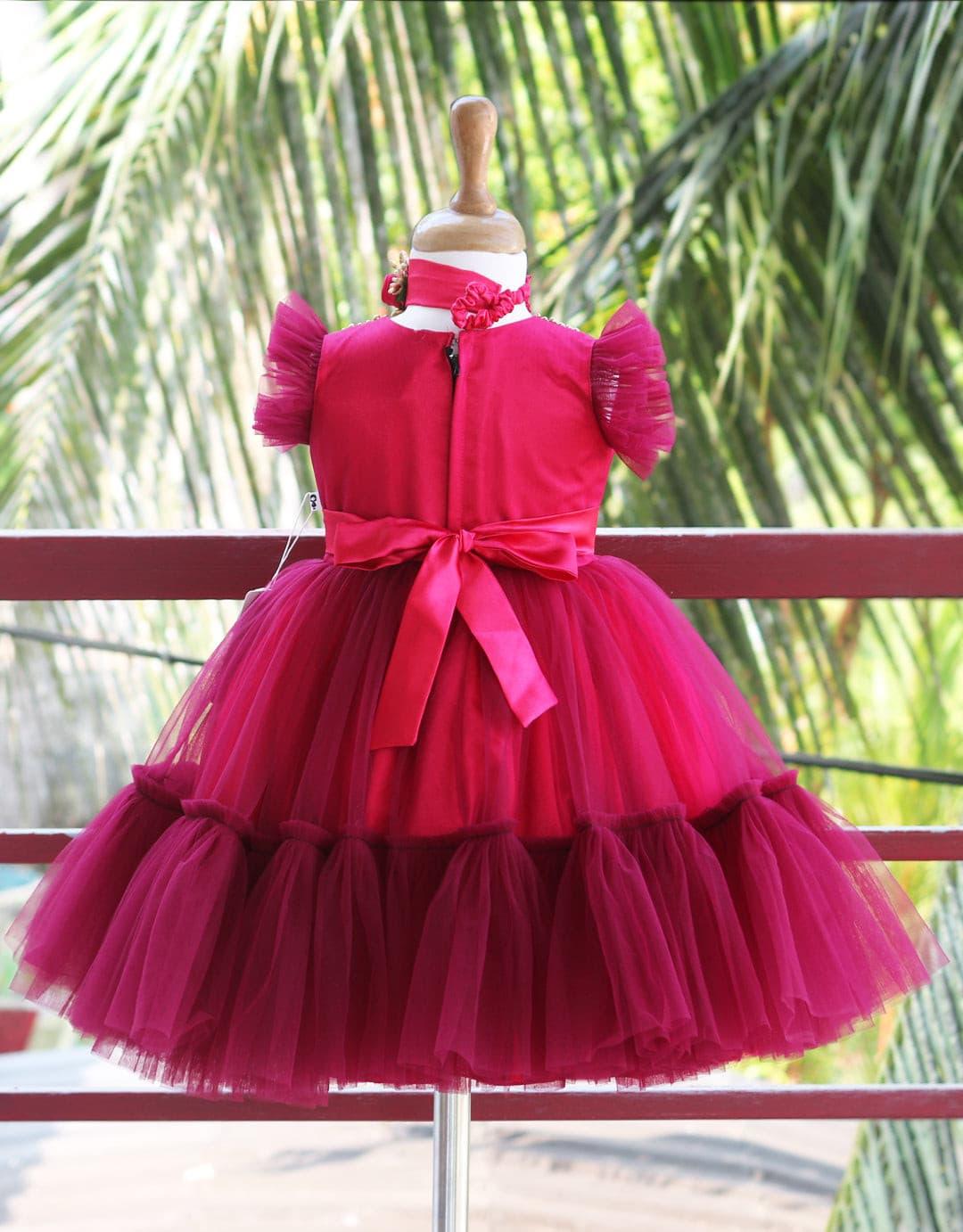 Grapevine & Ranypink Shade Handwork Flower Frock
Material:  Grapevine & Ranypink shade mono nylon net fabric with premium glossy satin as lining. Inner portion is covered with premium ultra satin and white cot