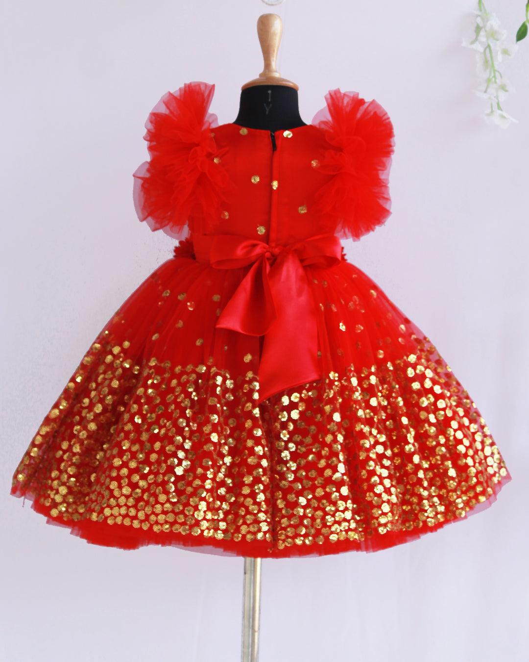 Red Shade Heavy Sequins Party wear Flower Frock
Material :Red colour heavy sequins fabric net is used in the upper portion of the skirt.In the second layer pleated net is used for the grand and puffy look.preamiu