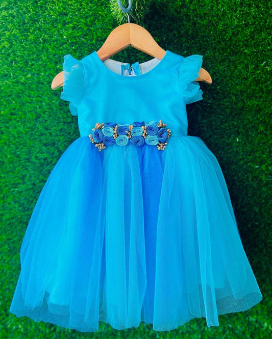 Skyblue & Darkblue Layered Flower Frock - Matching Hairband
Material:  Skyblue &amp; Darkblue nylon mono net with inner portion is covered with premium ultra satin and white cotton lining.
Colour: Skyblue &amp; Darkblue comb
