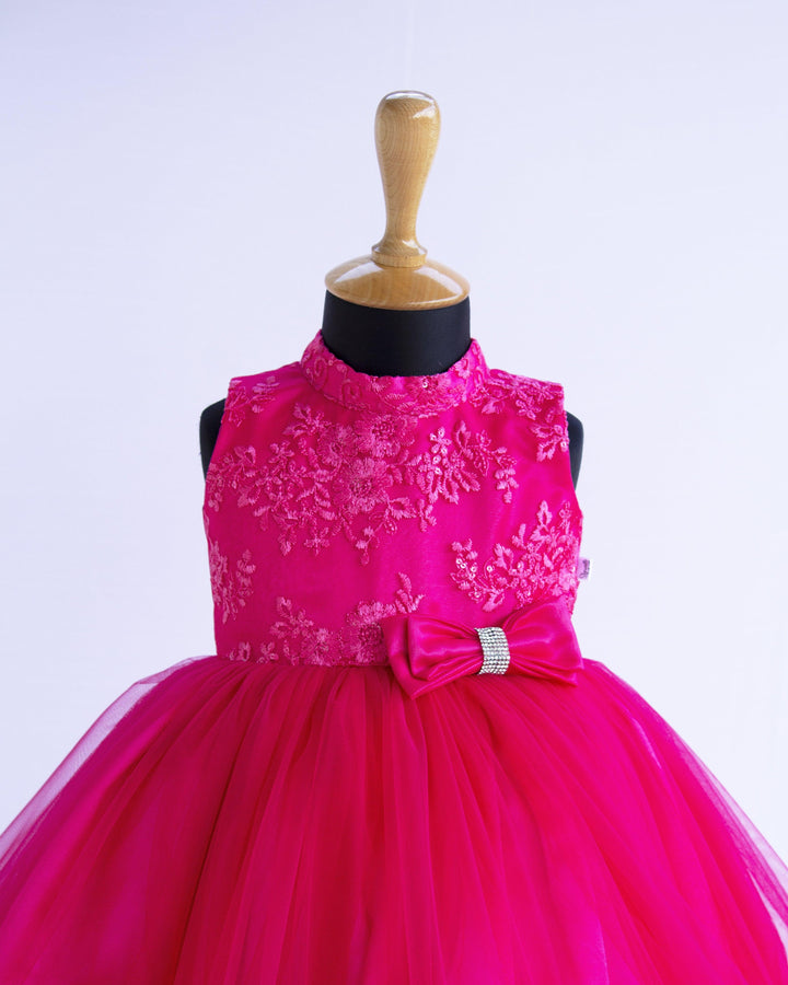 Bright Peach Sequins Thread Embroidery Ruffles Flared Birthday Frock

Material: Bright Peach mono nylon soft net fabric is used for the bottom of the skirt. End of the frock is designed in a pleated ruffles pattern. Yoke portion is d
