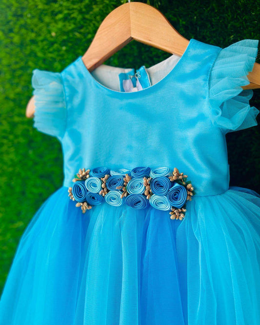 Skyblue & Darkblue Layered Flower Frock - Matching Hairband
Material:  Skyblue &amp; Darkblue nylon mono net with inner portion is covered with premium ultra satin and white cotton lining.
Colour: Skyblue &amp; Darkblue comb