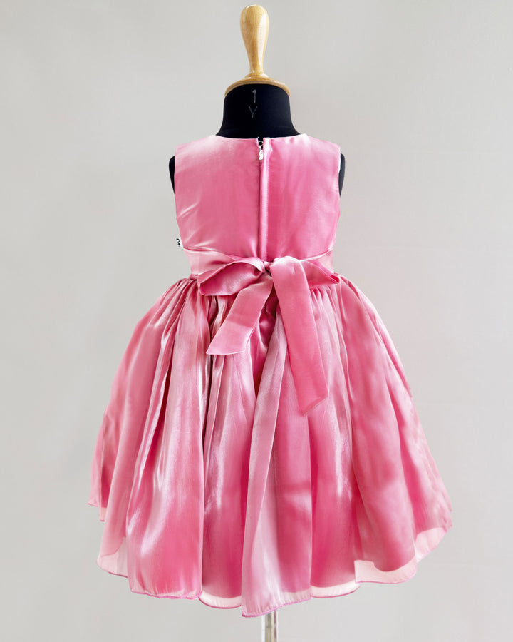 Baby girl birthday dress for special occasions, stylish and comfortable.
