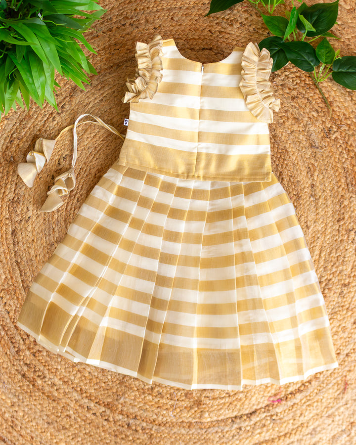 cream handloom kasavu lehenga choli for baby girls, Kerala traditional kids dress, baby girl birthday outfit, festive wear for toddlers, kasavu lehenga kids