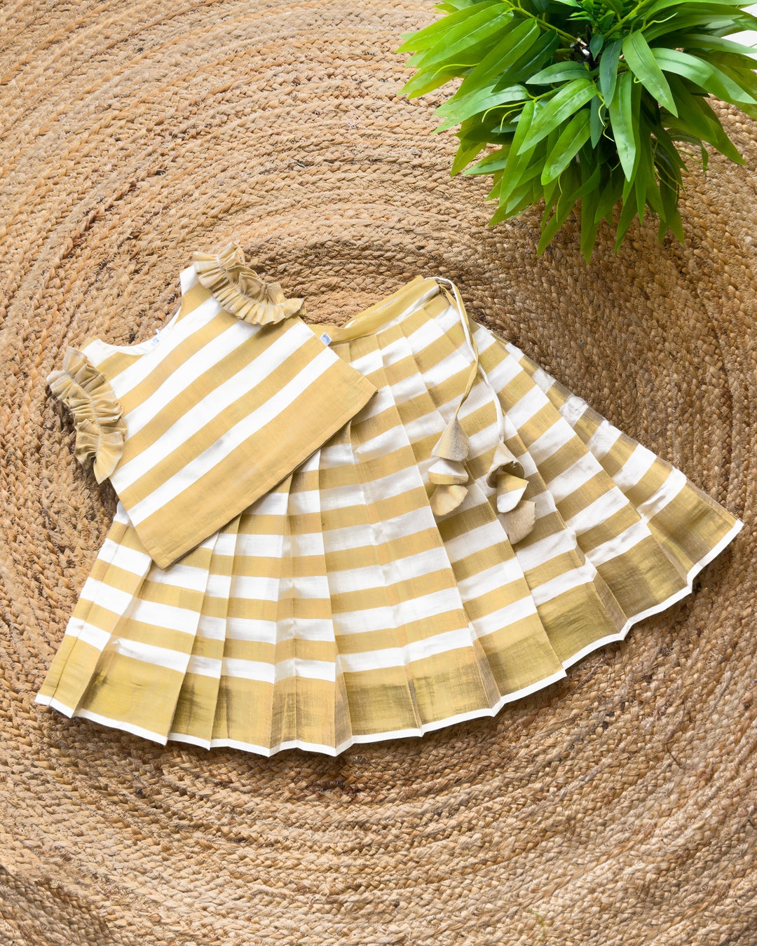 cream handloom kasavu lehenga choli for baby girls, Kerala traditional kids dress, baby girl birthday outfit, festive wear for toddlers, kasavu lehenga kids