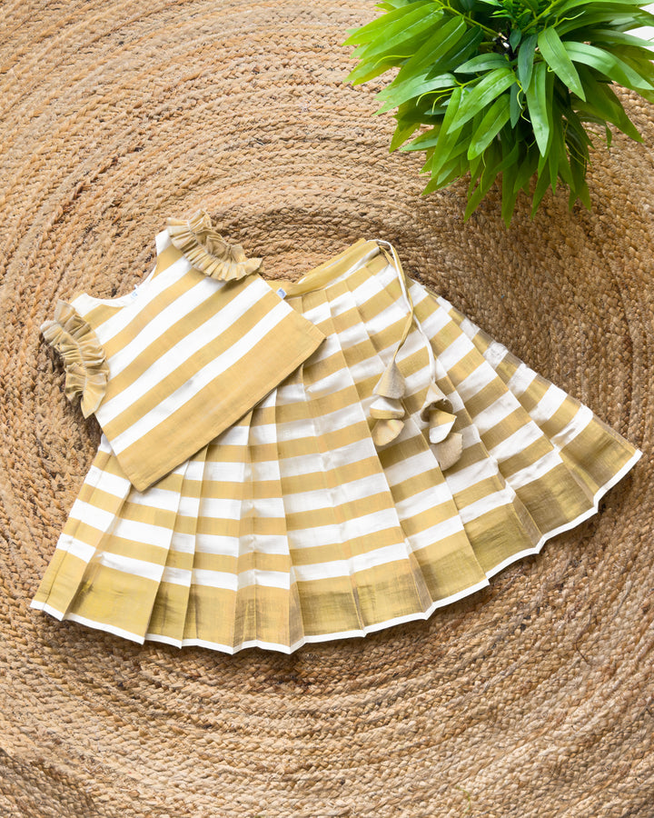 cream handloom kasavu lehenga choli for baby girls, Kerala traditional kids dress, baby girl birthday outfit, festive wear for toddlers, kasavu lehenga kids