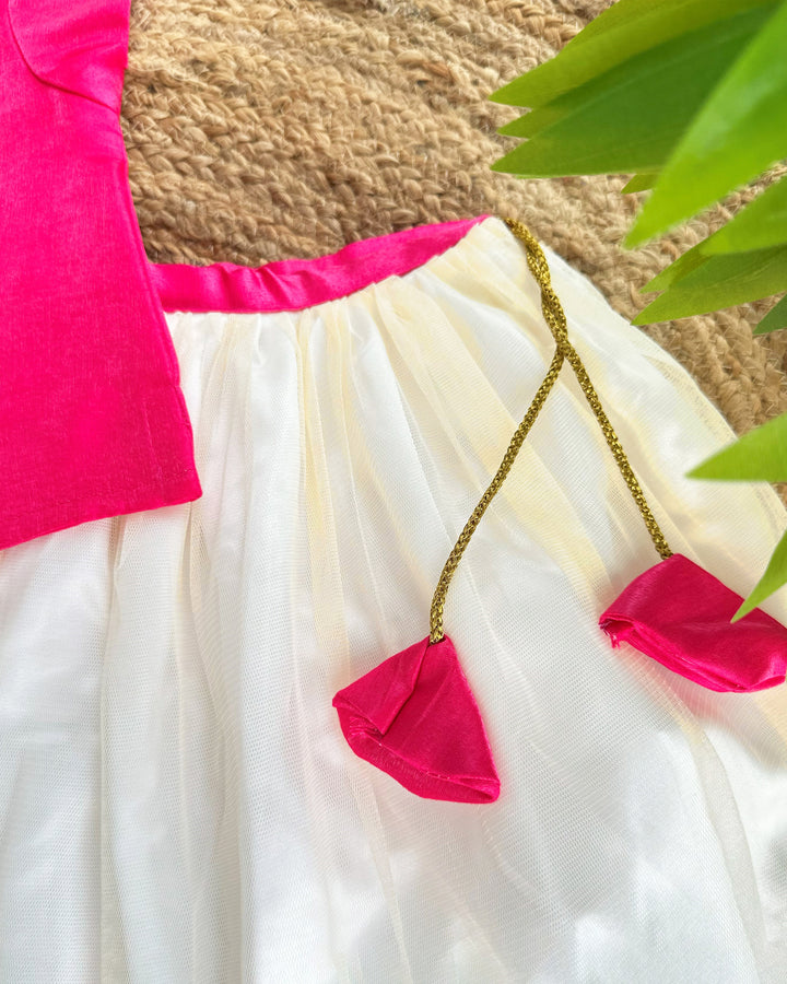 Kerala traditional lehenga choli for baby girl

cream pink birthday lehenga for kids

baby girls Kerala festive dress

ethnic lehenga choli for toddlers

Stanwells Kids Kerala lehenga outfit