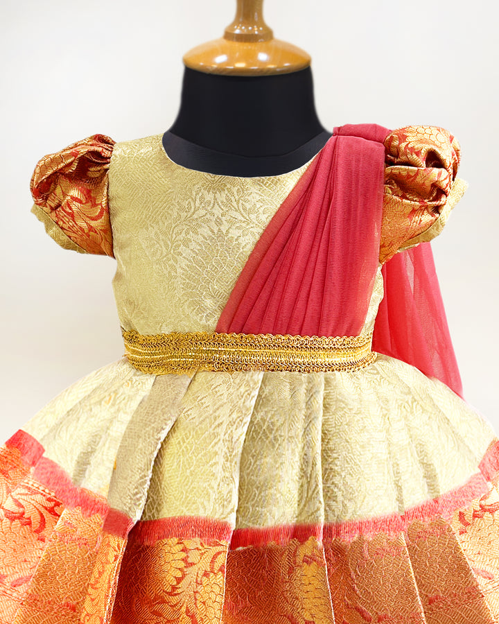 Gold and peach Banarasi silk saree frock for baby girls

Traditional puff sleeve dress for kids

Banarasi silk birthday dress for girls

Baby girls ethnic wear frock

Festive partywear for toddlers

Gold peach traditional frock for baby girls

Stanwells Kids birthday collection