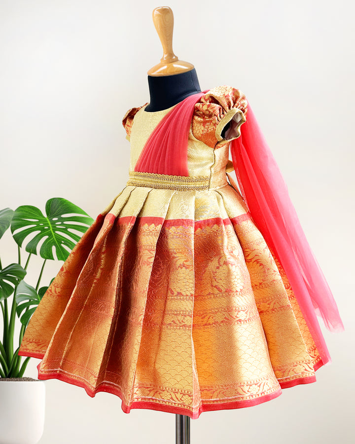 Gold and peach Banarasi silk saree frock for baby girls

Traditional puff sleeve dress for kids

Banarasi silk birthday dress for girls

Baby girls ethnic wear frock

Festive partywear for toddlers

Gold peach traditional frock for baby girls

Stanwells Kids birthday collection