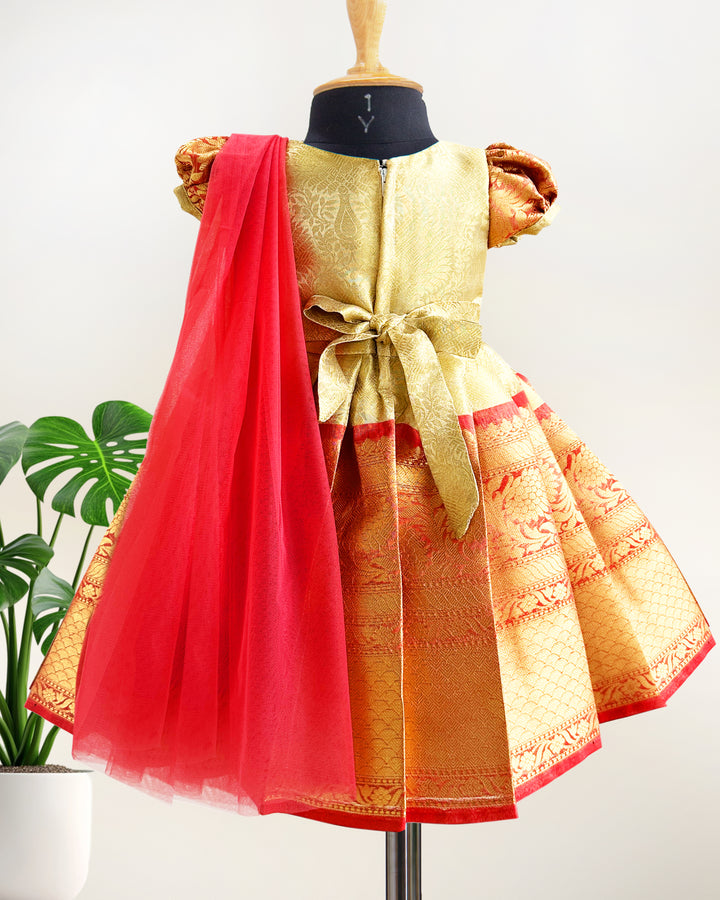 Gold and peach Banarasi silk saree frock for baby girls

Traditional puff sleeve dress for kids

Banarasi silk birthday dress for girls

Baby girls ethnic wear frock

Festive partywear for toddlers

Gold peach traditional frock for baby girls

Stanwells Kids birthday collection