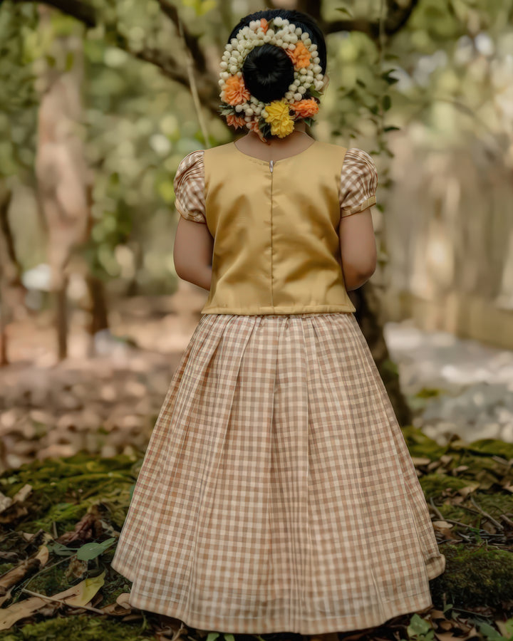 baby girl golden lehenga choli birthday dress
Kerala tissue chanderi lehenga for baby girl
traditional baby girl festive outfit India
baby girl ethnic lehenga choli gold dress
birthday dress for baby girl traditional wear
