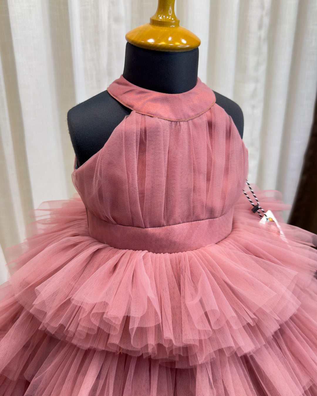 Light chocolate layered frock for baby girls birthday party dress

Stylish halter neck kids frock light chocolate colour

Baby girls birthday dress layered frock with flare

Partywear frock for girls light chocolate layered design