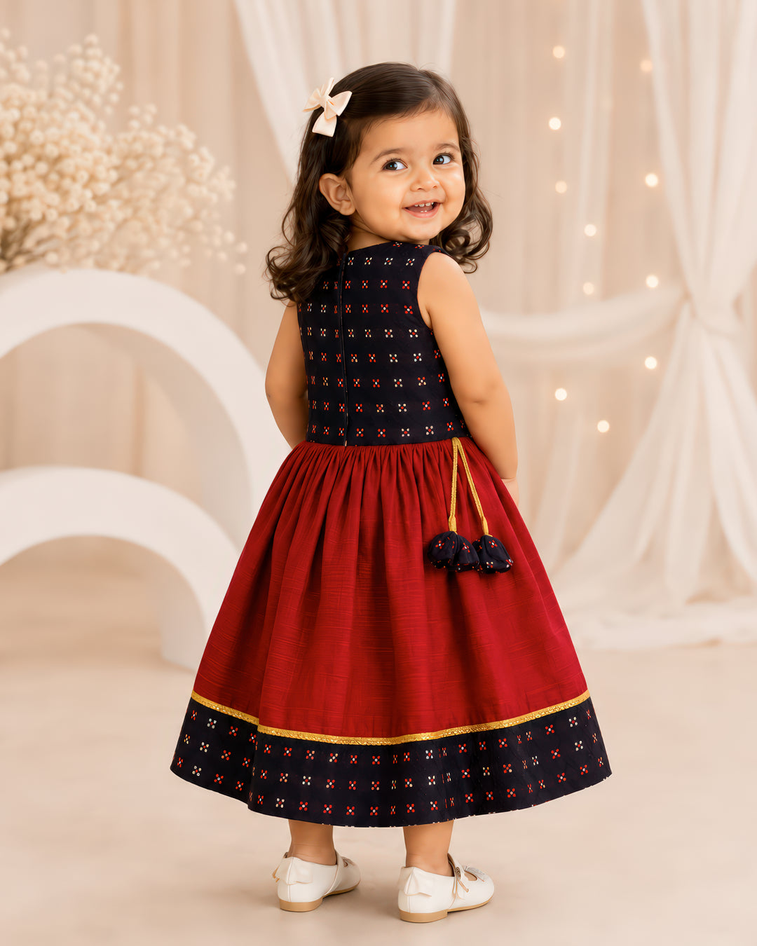 Waist tie and fit adjustment detail on maroon black Meena Butti lehenga – Stanwells Kids