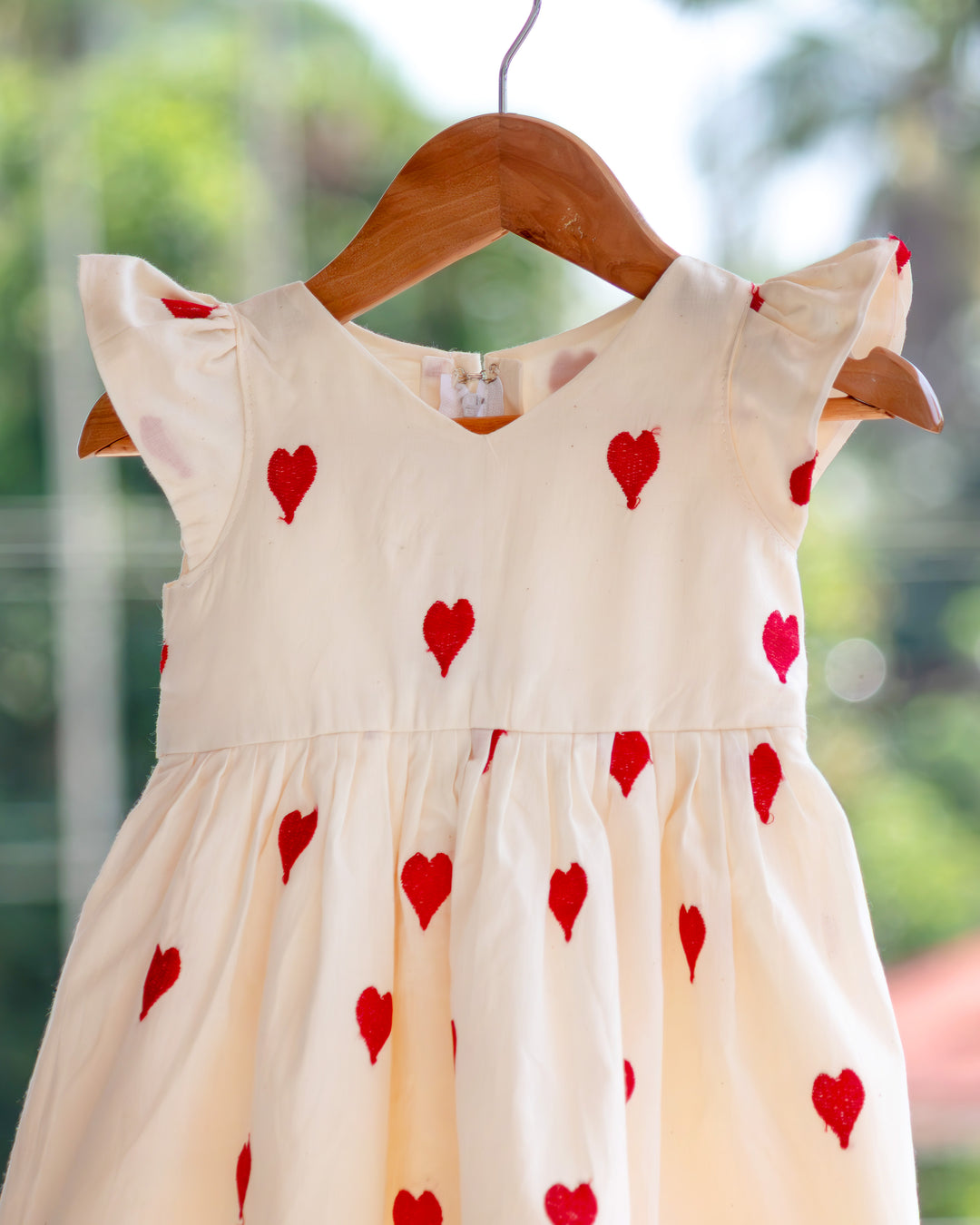baby girls off white birthday dress

cotton birthday dress for baby girls

heart embroidery baby girl partywear dress

baby girls birthday party dress India

off white baby girl frock for birthday