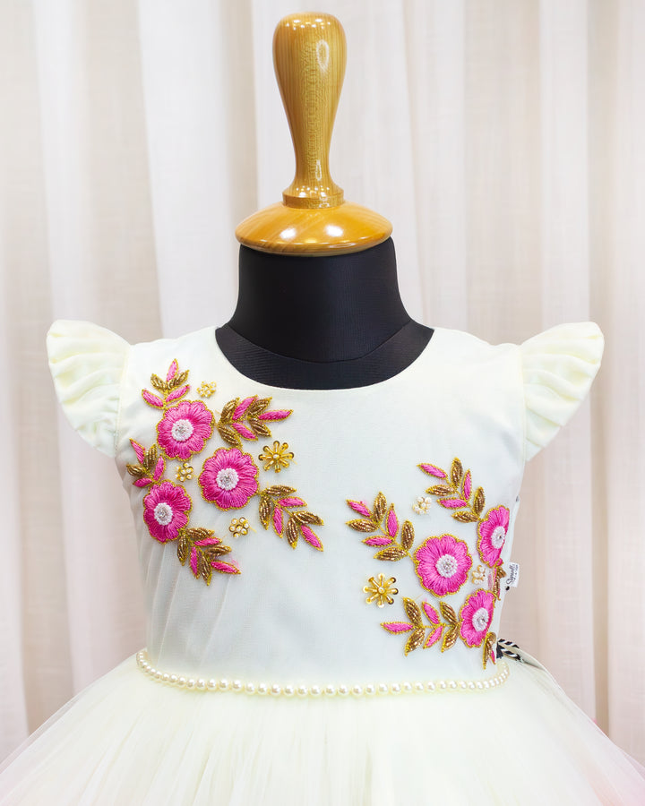 Off white peach birthday frock for baby girls partywear dress

Baby girls birthday dress off white peach floral handwork frock

Premium partywear frock for baby girl off white peach shade

Kids birthday frock with floral handwork off white peach colour