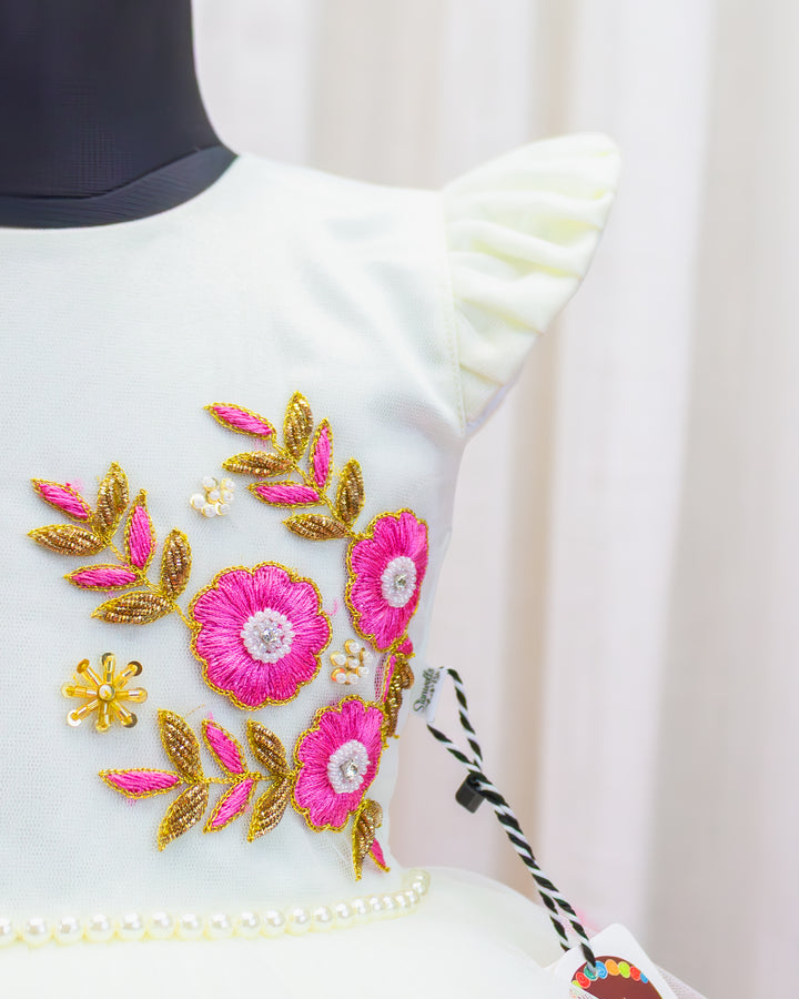 Off white peach birthday frock for baby girls partywear dress

Baby girls birthday dress off white peach floral handwork frock

Premium partywear frock for baby girl off white peach shade

Kids birthday frock with floral handwork off white peach colour