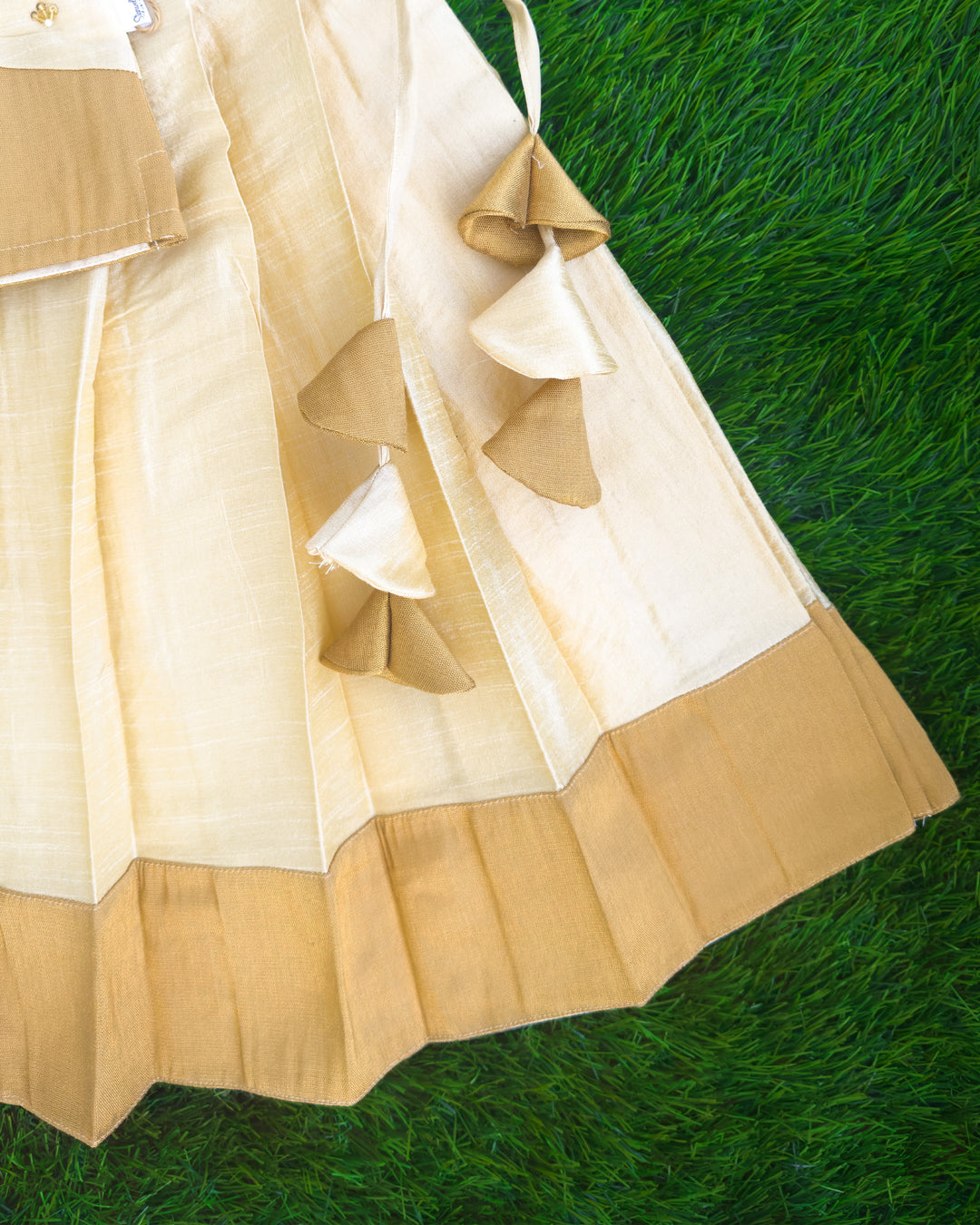 Cream silk flared lehenga skirt with golden Kasavu border for girls – Stanwells Kids
