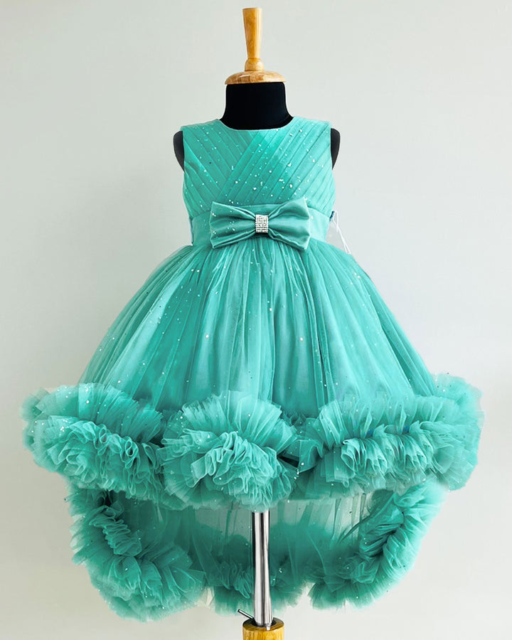 Pastel green baby girls birthday dress with glitter tail

Party frock for baby girls first birthday

Sparkly birthday dress for baby girl

Cute pastel green baby frock for birthday party

