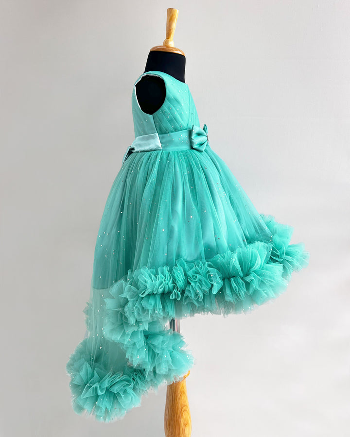 Pastel green baby girls birthday dress with glitter tail

Party frock for baby girls first birthday

Sparkly birthday dress for baby girl

Cute pastel green baby frock for birthday party

