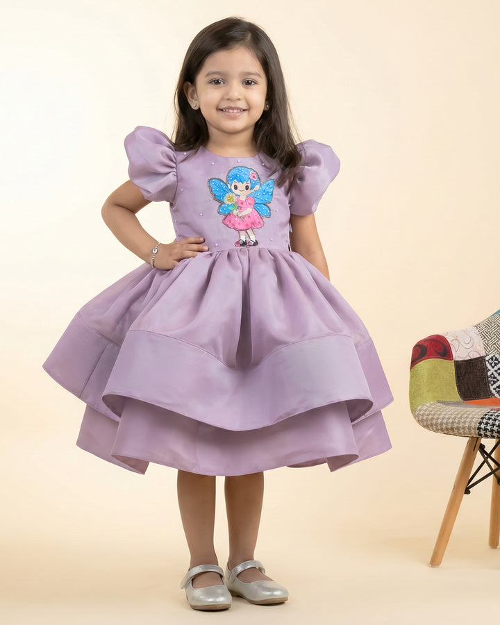 Pastel lavender angel theme frock for baby girls, premium soft silk partywear birthday dress
Baby girls pastel lavender angel theme birthday dress in soft silk partywear frock
Pastel lavender partywear frock for girls, angel theme soft silk birthday dress
