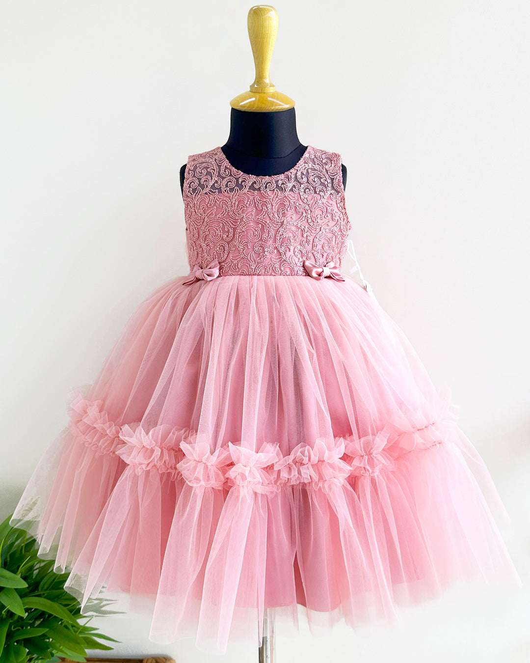 Baby girl birthday dress, toddler party dress, elegant birthday outfit for girls, soft and comfortable dress for baby girls, milestone party dress