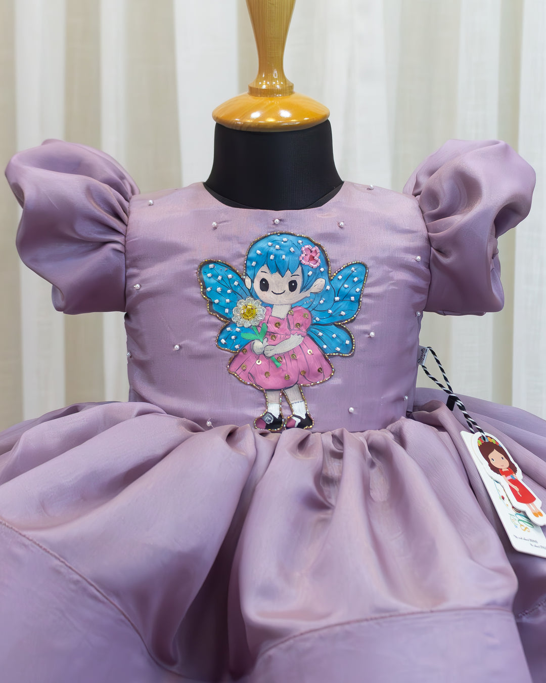 Pastel lavender angel theme frock for baby girls, premium soft silk partywear birthday dress
Baby girls pastel lavender angel theme birthday dress in soft silk partywear frock
Pastel lavender partywear frock for girls, angel theme soft silk birthday dress