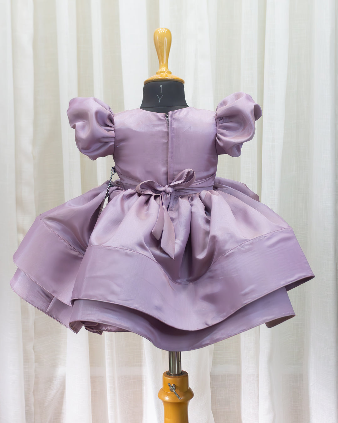 Pastel lavender angel theme frock for baby girls, premium soft silk partywear birthday dress
Baby girls pastel lavender angel theme birthday dress in soft silk partywear frock
Pastel lavender partywear frock for girls, angel theme soft silk birthday dress