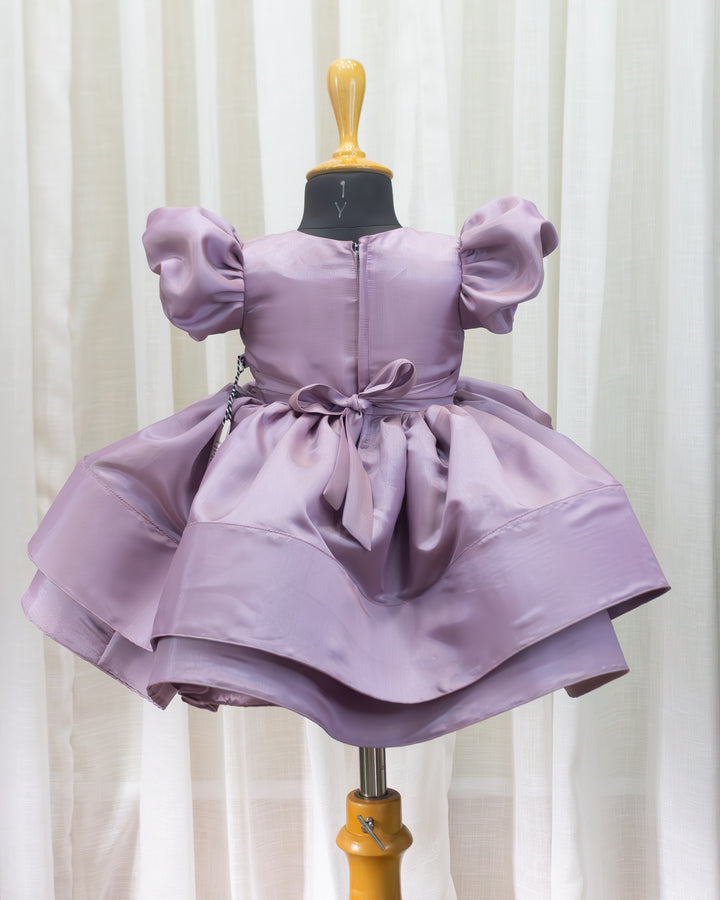 Pastel lavender angel theme frock for baby girls, premium soft silk partywear birthday dress
Baby girls pastel lavender angel theme birthday dress in soft silk partywear frock
Pastel lavender partywear frock for girls, angel theme soft silk birthday dress