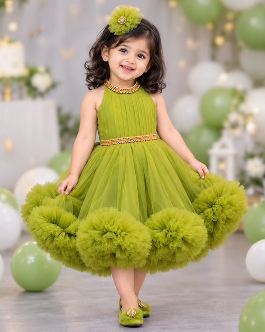 Pea green halter neck birthday frock for baby girls

Pleated ruffled frock for toddlers

Elegant birthday dress for girls

Partywear outfit for baby girls 6M–8Y

Stylish pea green frock for kids

Stanwells Kids green birthday frock

Designer pleated frock for baby girls
