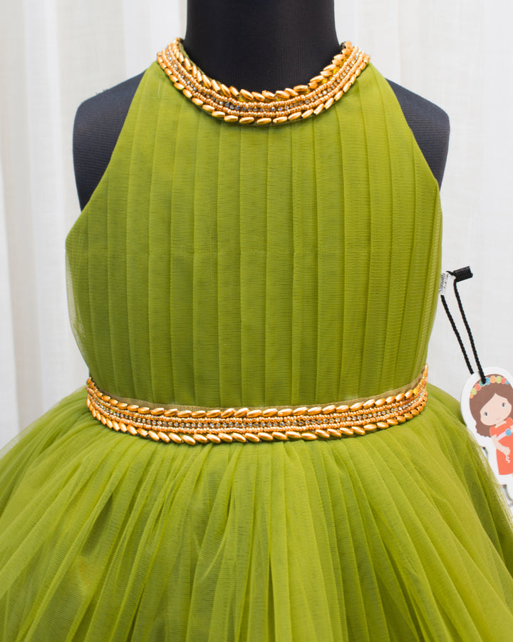 Pea green halter neck birthday frock for baby girls

Pleated ruffled frock for toddlers

Elegant birthday dress for girls

Partywear outfit for baby girls 6M–8Y

Stylish pea green frock for kids

Stanwells Kids green birthday frock

Designer pleated frock for baby girls