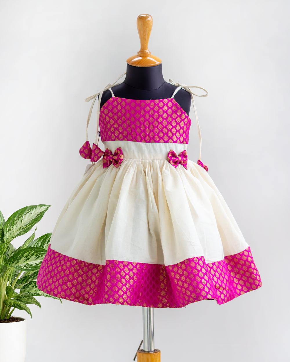Pink brocade Onam special bow Kettuduppu frock for baby girl – Stanwells Kids