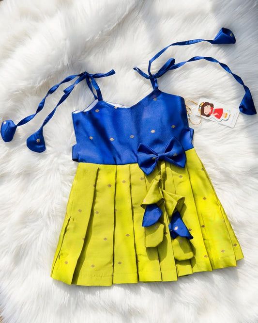 Pista green and royal blue silk ethnic Kettuduppu for baby girl – front view, Stanwells Kids