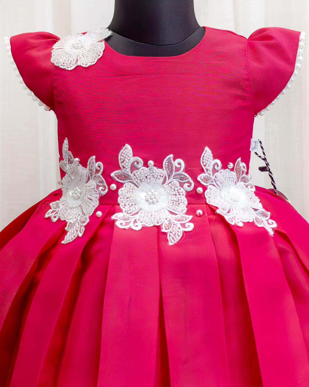 Rani pink shimmery silk frock for baby girls birthday party dress

Baby girls birthday dress rani pink silk frock with flower applique

Premium partywear frock for girls rani pink shimmery silk

Kids party dress rani pink frock flower applique design