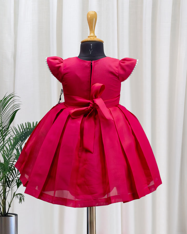 Rani pink shimmery silk frock for baby girls birthday party dress

Baby girls birthday dress rani pink silk frock with flower applique

Premium partywear frock for girls rani pink shimmery silk

Kids party dress rani pink frock flower applique design