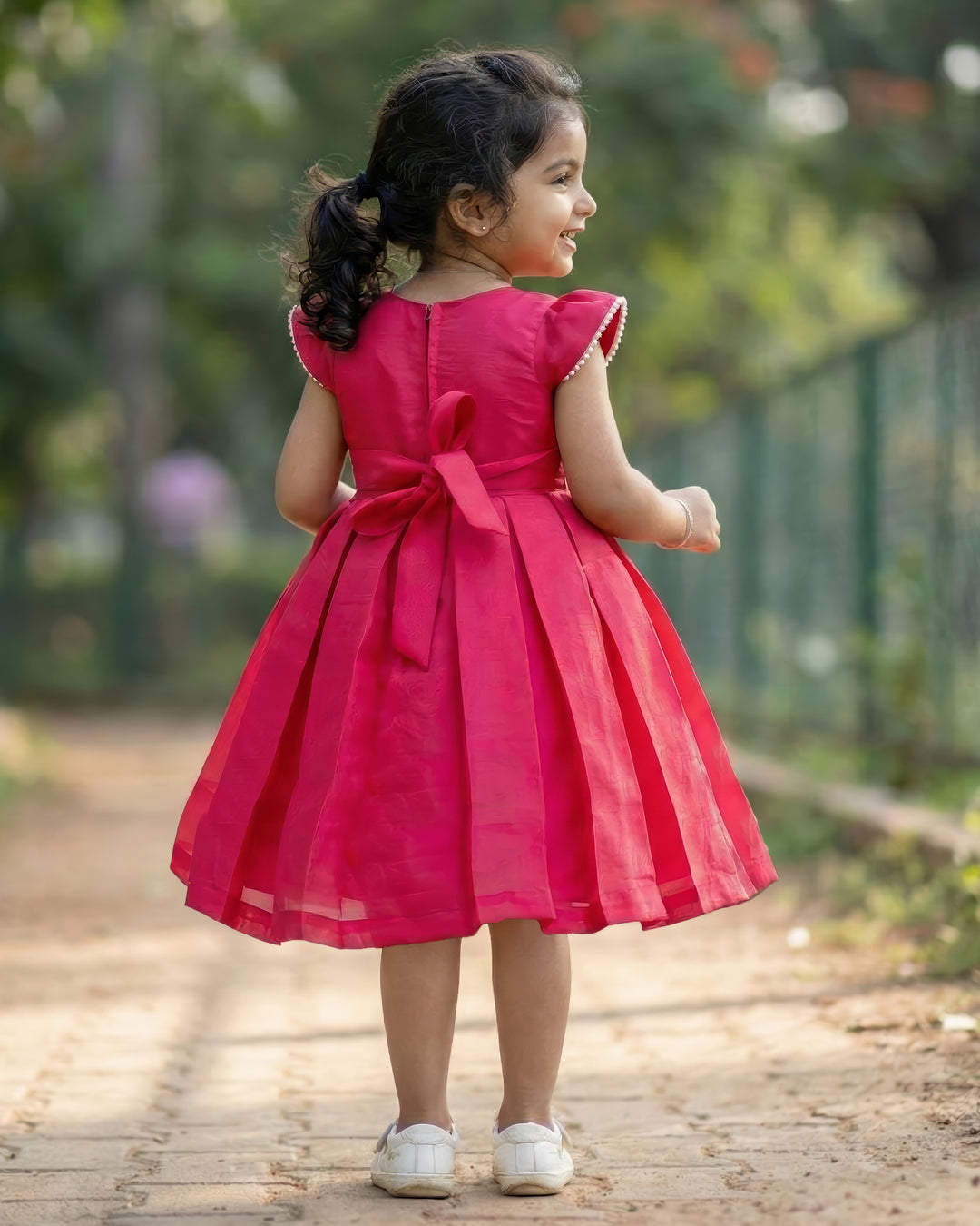 Rani pink shimmery silk frock for baby girls birthday party dress

Baby girls birthday dress rani pink silk frock with flower applique

Premium partywear frock for girls rani pink shimmery silk

Kids party dress rani pink frock flower applique design