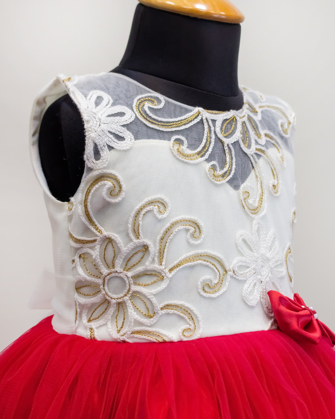 red off white baby girls christmas frock, ruffle partywear dress for kids, baby girl birthday dress, festive frock for toddlers, stylish christmas outfit girls