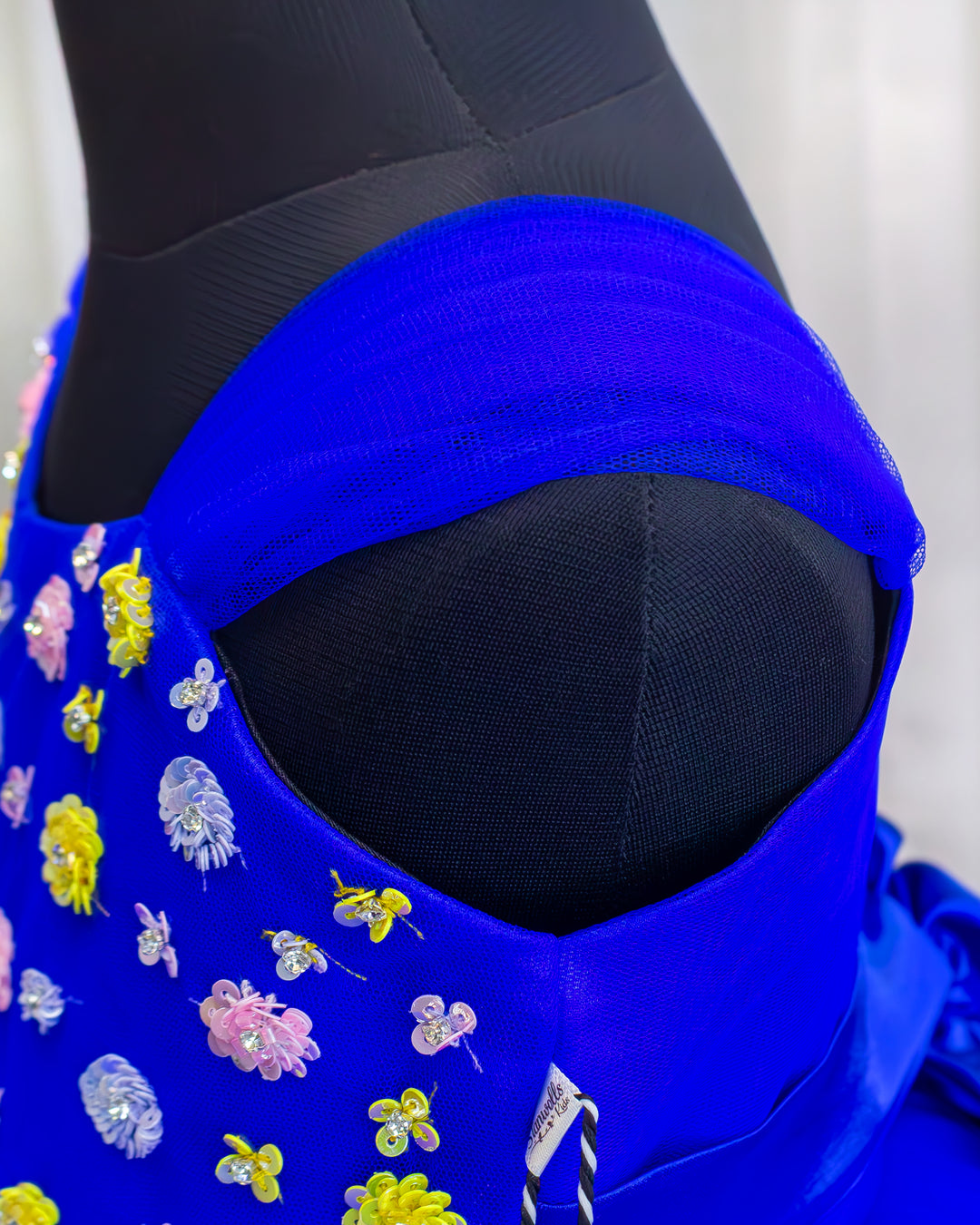 Royal blue sequins partywear frock for baby girls birthday dress

Kids royal blue handwork frock for girls party wear

Baby girls birthday dress royal blue sequins gown

Premium partywear frock for baby girl royal blue shade