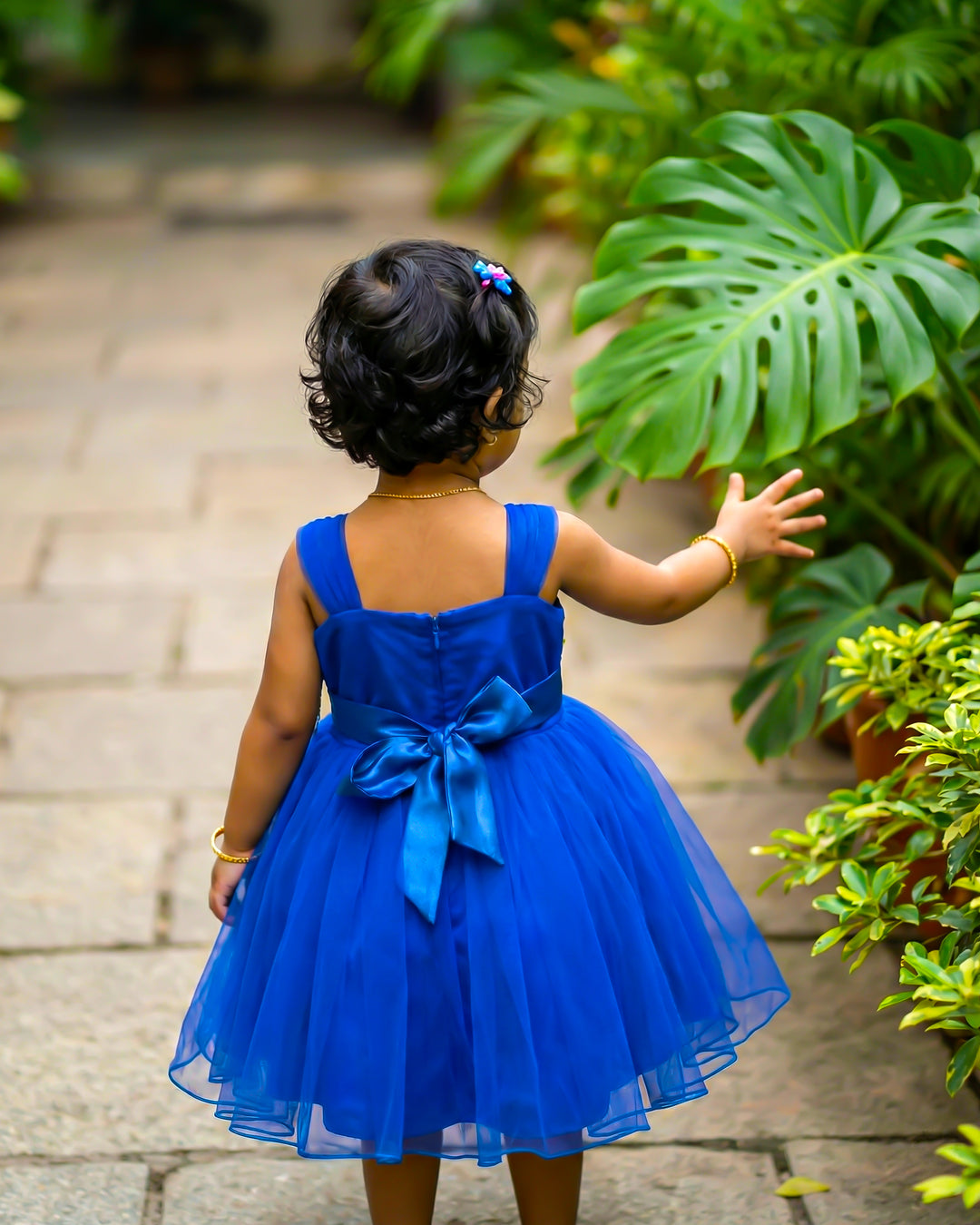 Royal blue sequins partywear frock for baby girls birthday dress

Kids royal blue handwork frock for girls party wear

Baby girls birthday dress royal blue sequins gown

Premium partywear frock for baby girl royal blue shade
