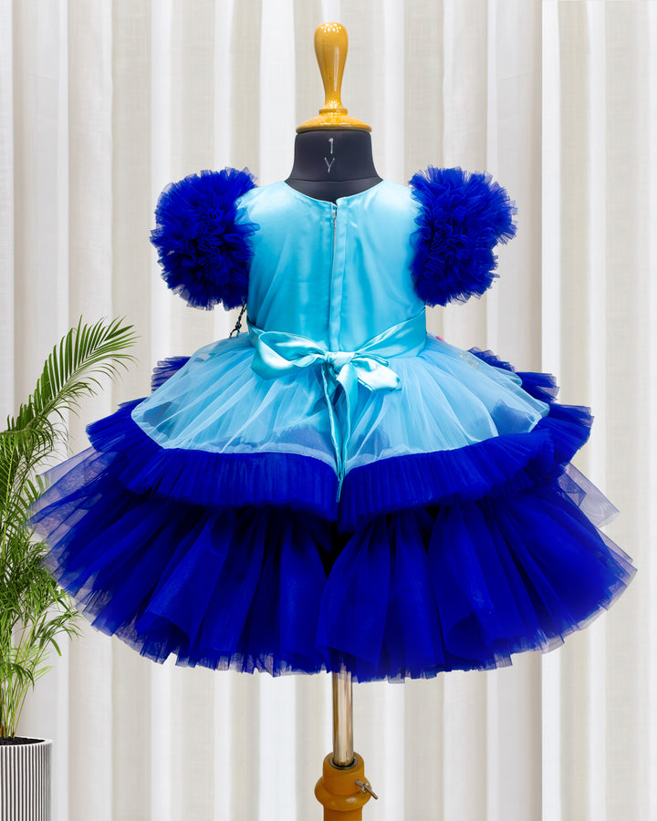 Sky blue and navy blue butterfly handwork birthday dress for baby girls

Butterfly theme partywear frock for girls

Premium handwork birthday dress for baby girls

Sky blue navy blue partywear frock with ruffles