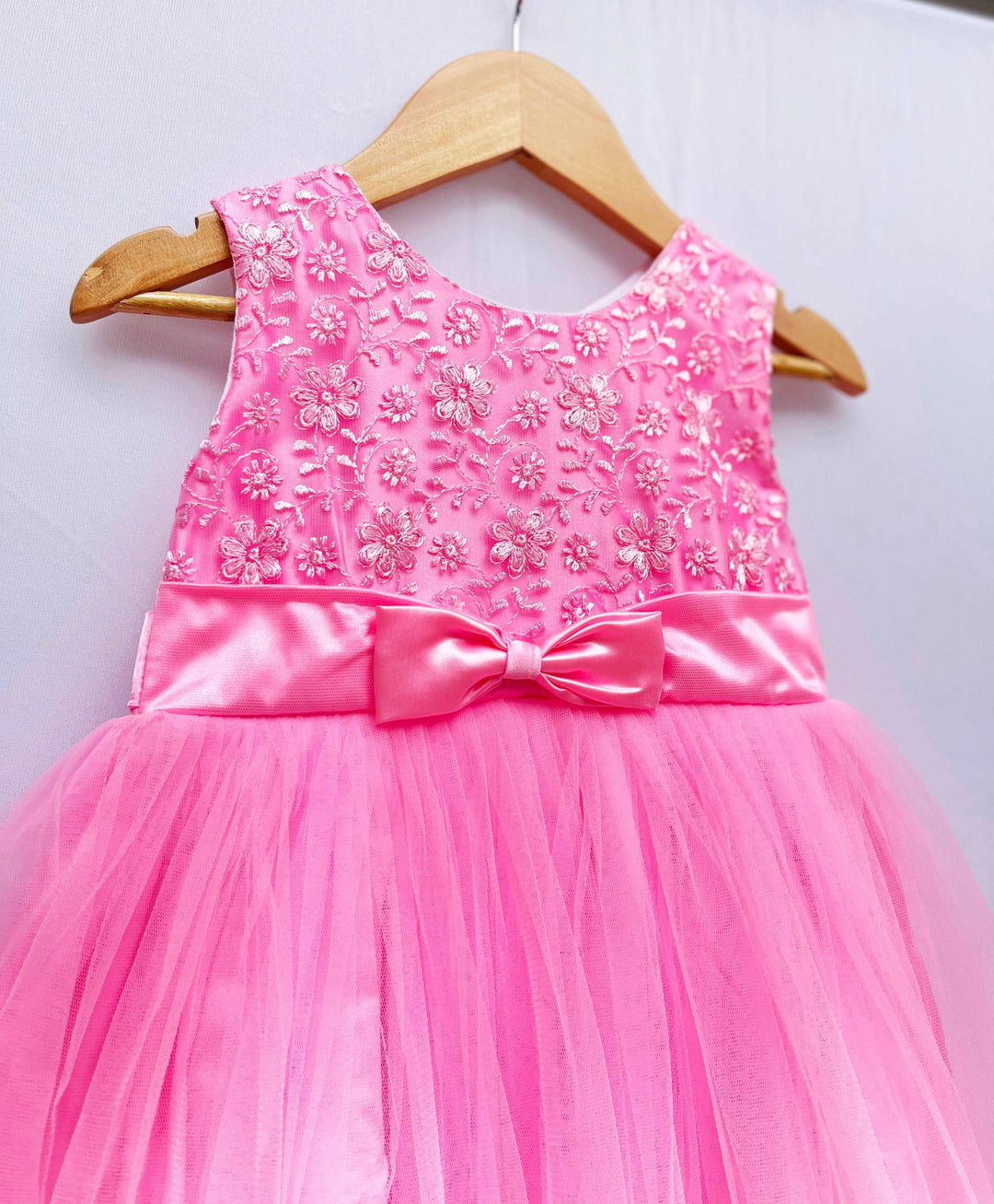 Baby Pink Designer Layered Frock
Fabric: Babypink mono net with premium same colour threadwork detailing on the yoke portion  Beautifully designed outfit for Baby girls with smooth lining for comfo