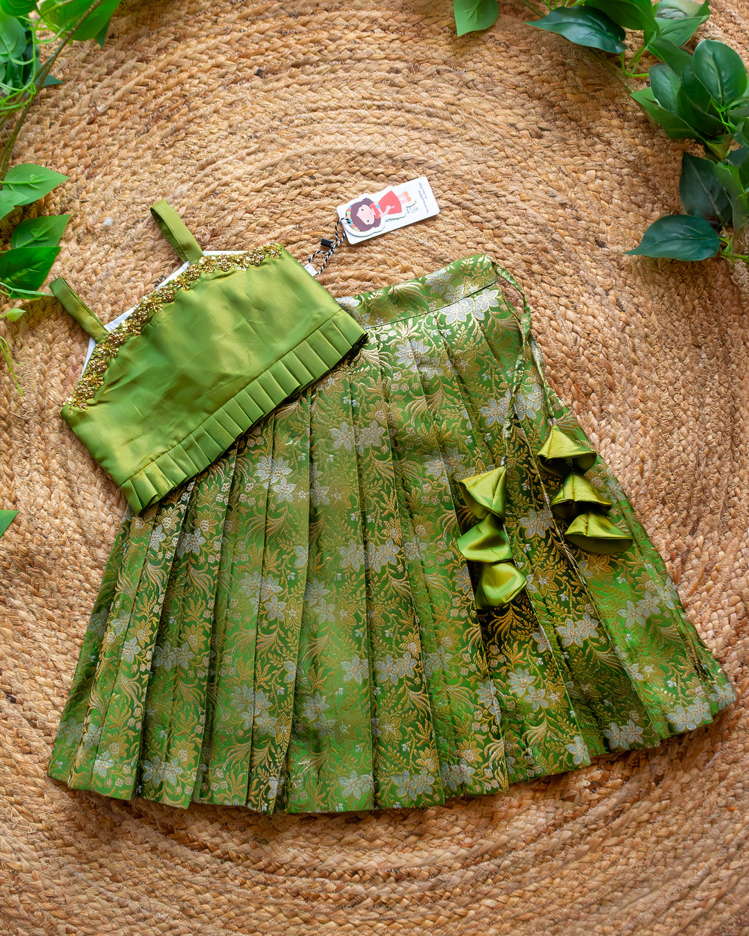 Baby girl pea green birthday lehenga

Banarasi silk kids birthday dress

Traditional baby girl partywear lehenga choli