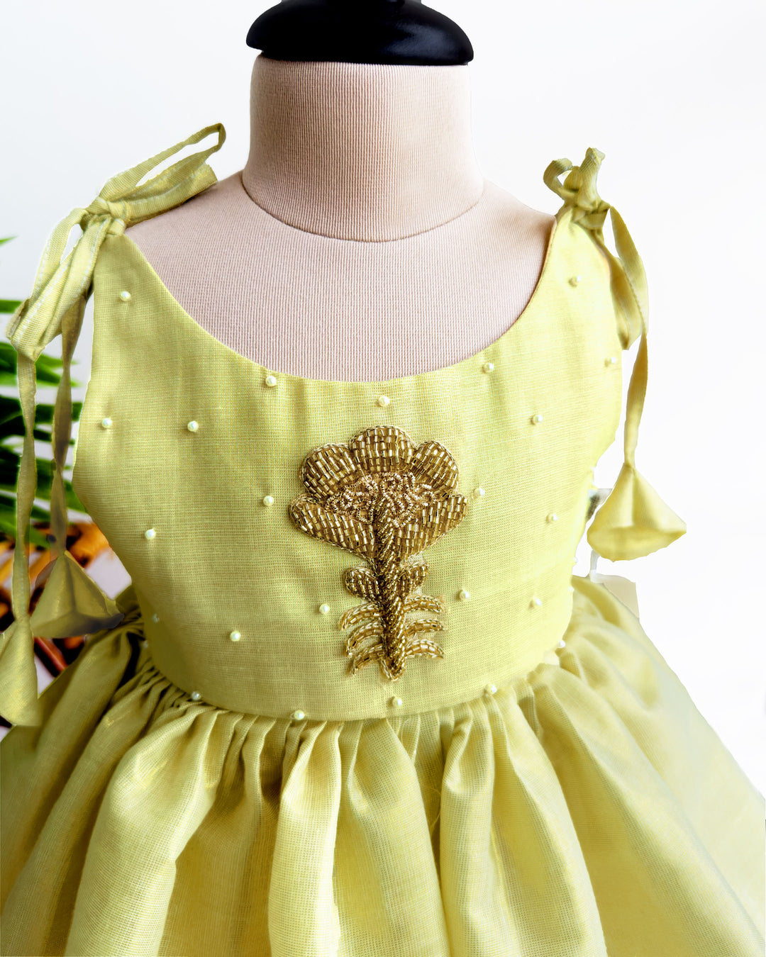 Lime Gold Shade Design Kerala Handloom Tissue Embroidery Kettuduppu