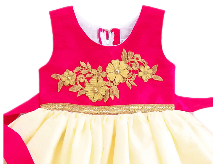 Cream and Pink Combo Baby Girls Knee Length Silk Frock (3months-7 Year
Material: cream and hotpink combo soft quality taffeta silk material. Beautifully designed outfit for babygirls with smooth cotton lining for comfort. Premium quali