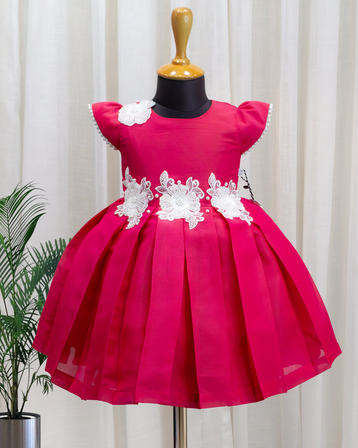 Rani pink shimmery silk frock for baby girls birthday party dress

Baby girls birthday dress rani pink silk frock with flower applique

Premium partywear frock for girls rani pink shimmery silk

Kids party dress rani pink frock flower applique design