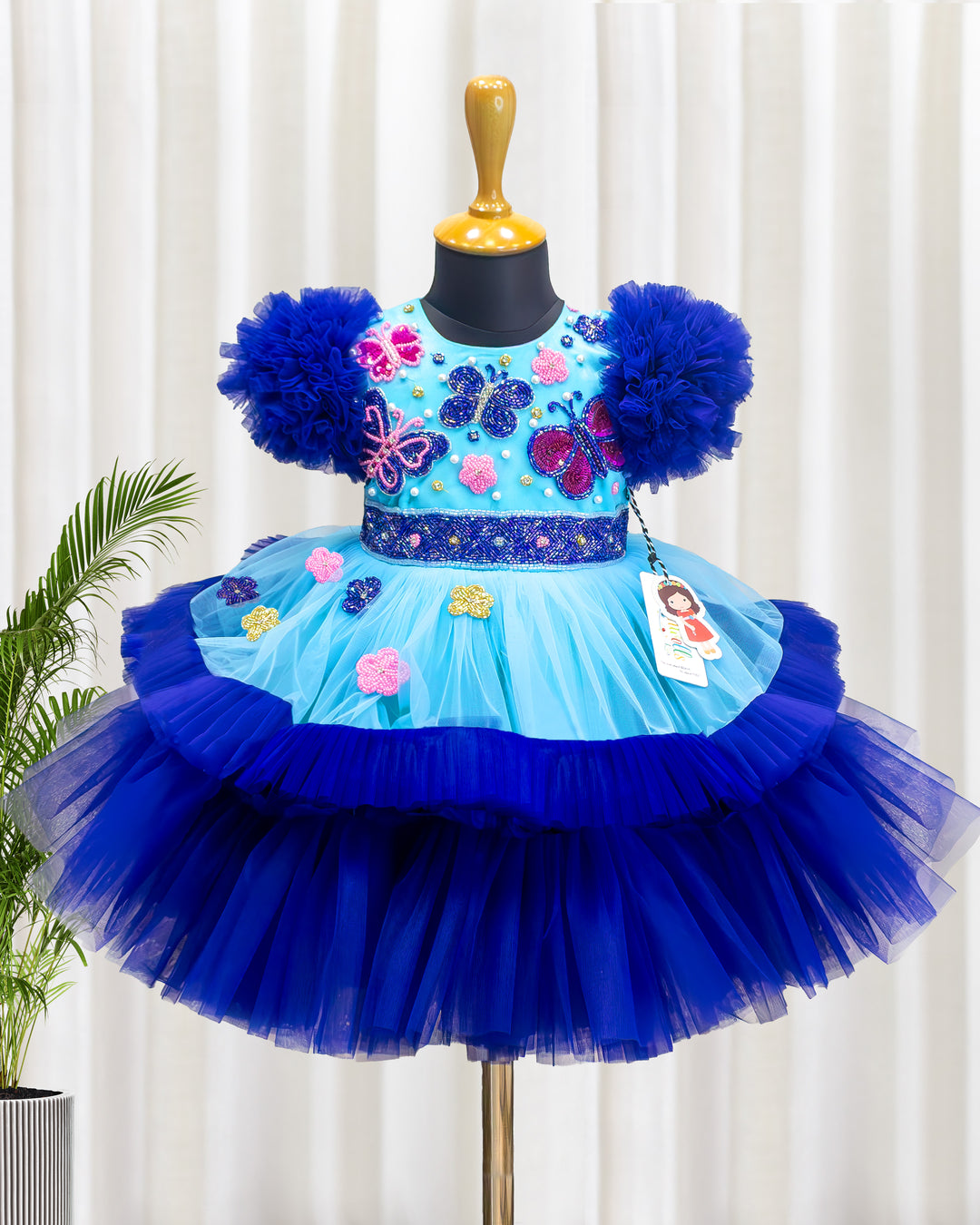 Sky blue and navy blue butterfly handwork birthday dress for baby girls

Butterfly theme partywear frock for girls

Premium handwork birthday dress for baby girls

Sky blue navy blue partywear frock with ruffles